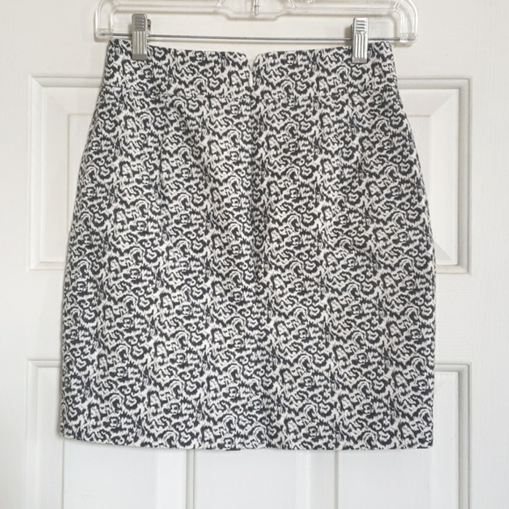 J.Crew Black White Abstract Animal Print Pencil Skirt | Neutral Linen‑Look | 00P - Picture 4 of 8